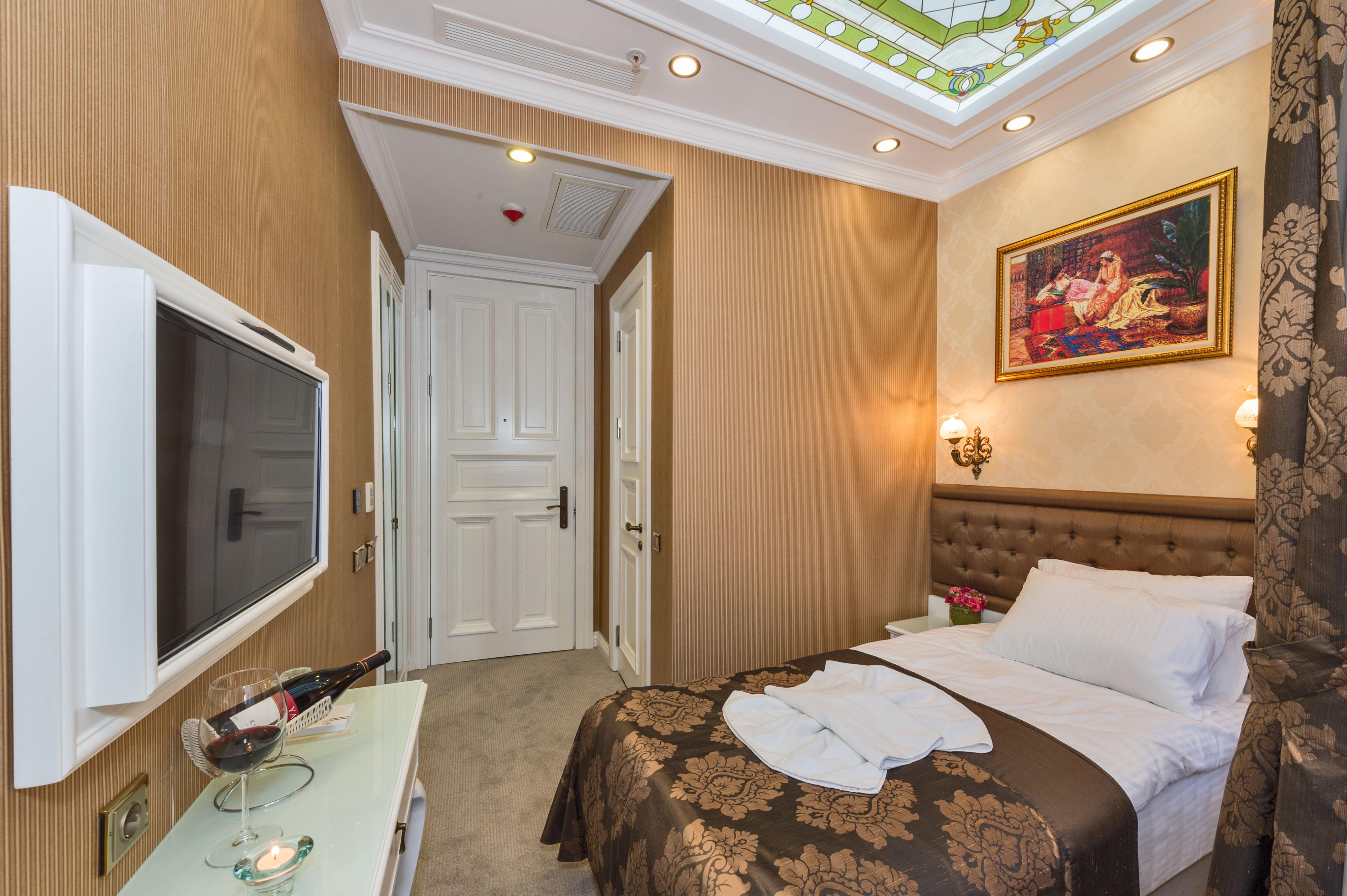 Alpek Hotel Istanbul Bagian luar foto