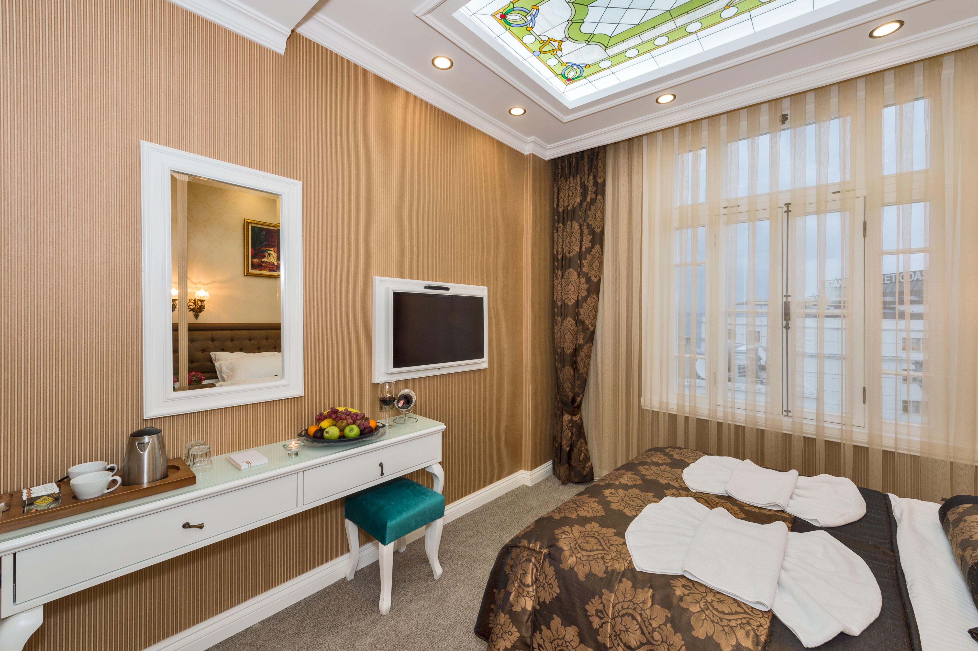 Alpek Hotel Istanbul Bagian luar foto