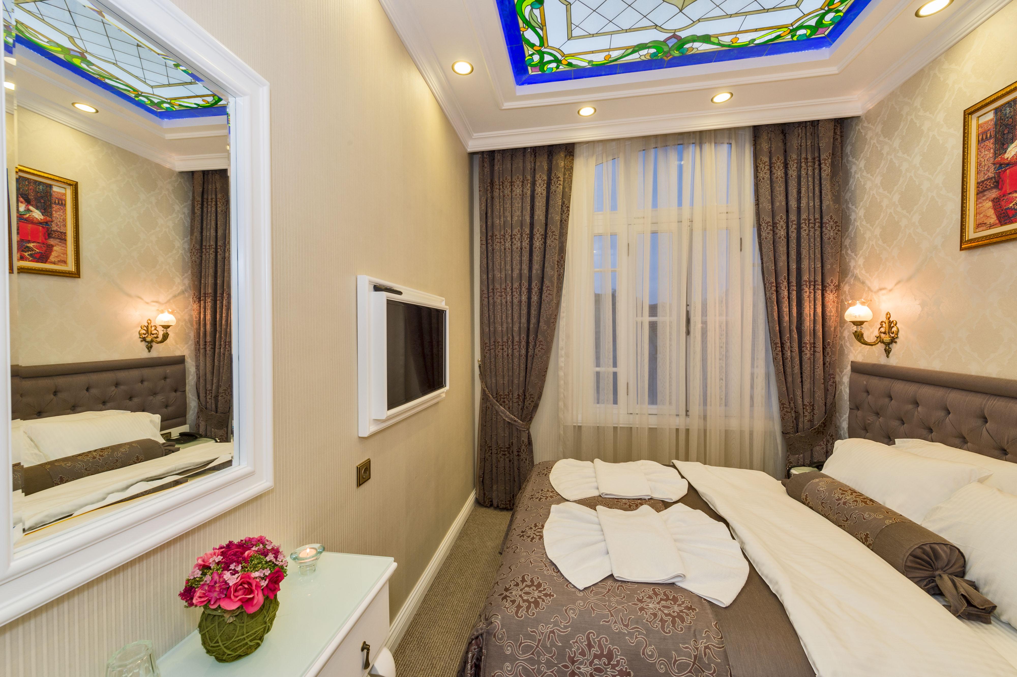 Alpek Hotel Istanbul Bagian luar foto